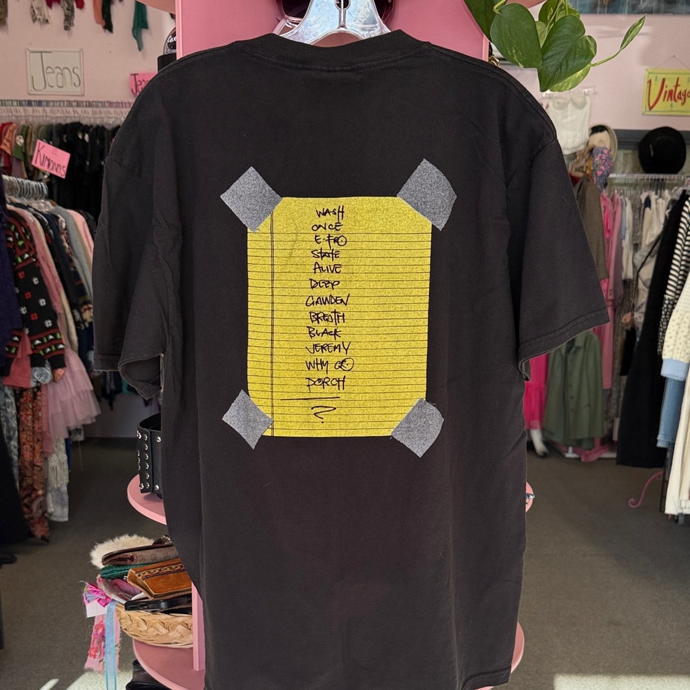 Lee Black T-Shirt with Red Graphic - Picture 3 of 3